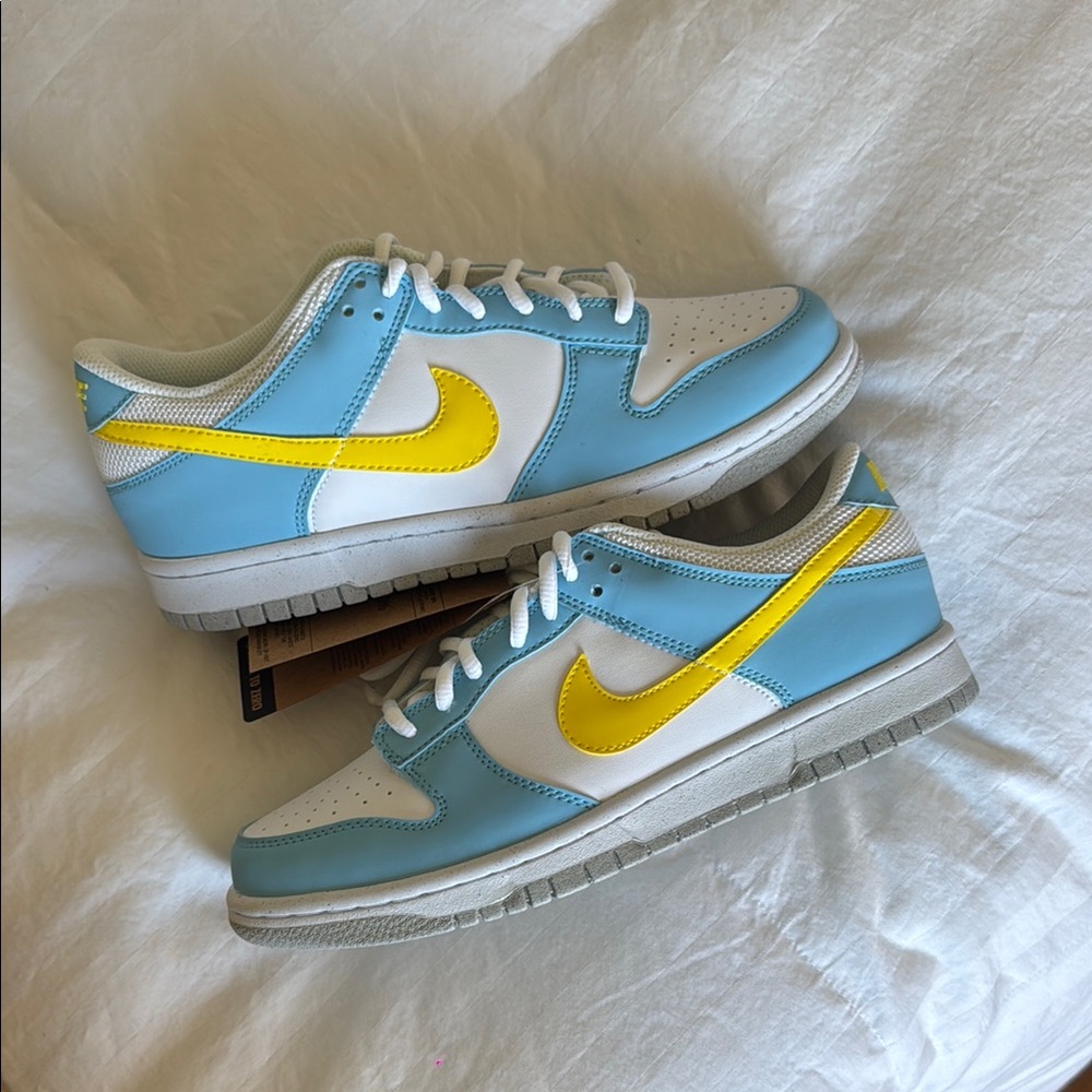 Nike dunk size 6.5Y kids fits like size 8 womens brand new with box